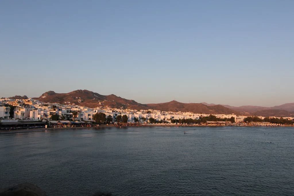 Agios Georgios Naxos: Where to Stay & Eat Guide