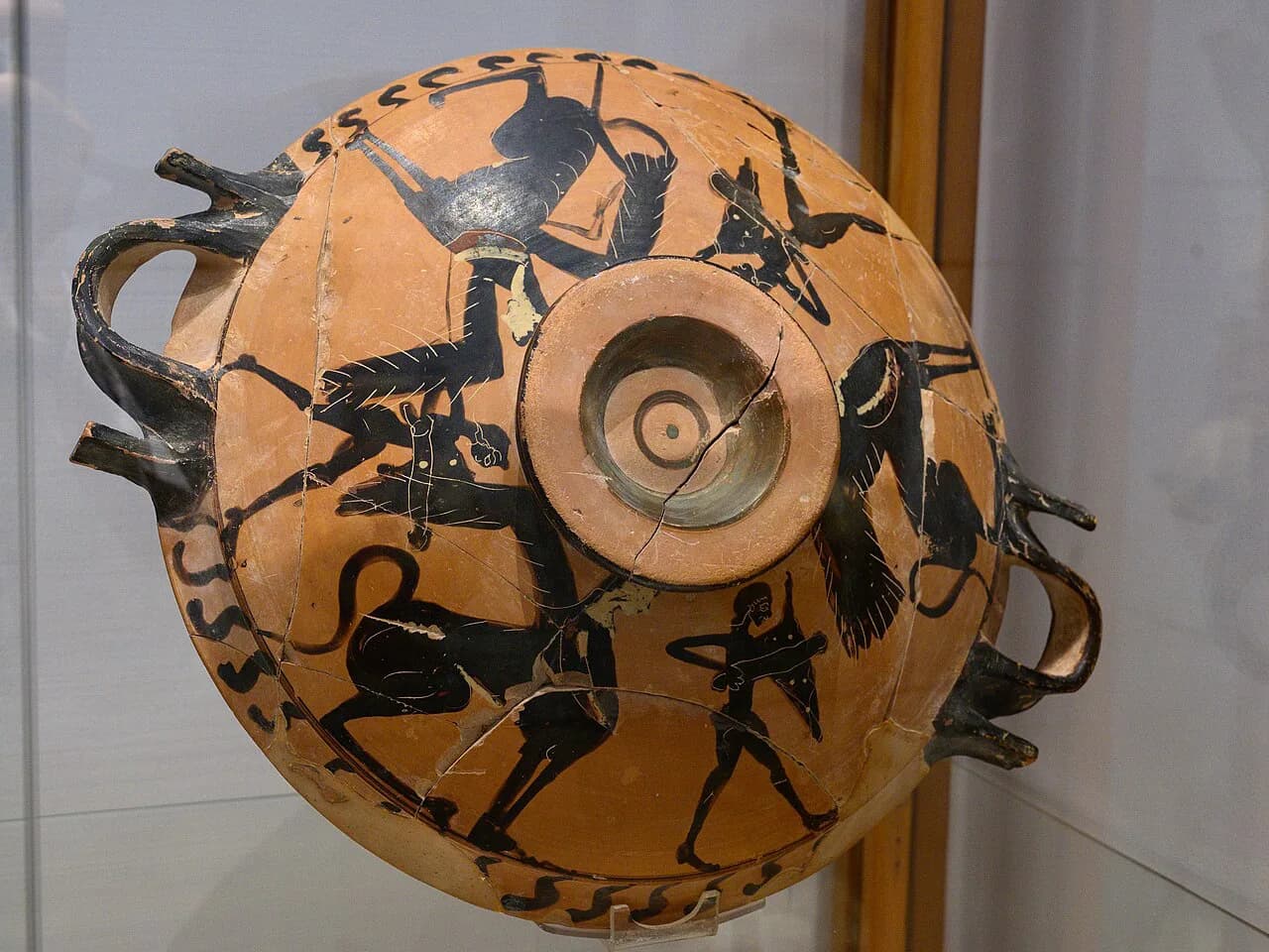 Mykonos Archaeological Museum: What to See and Visit