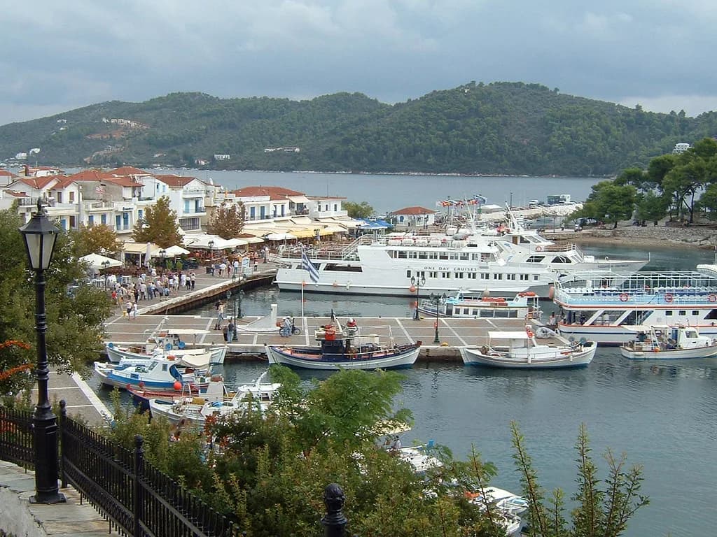 Bourtzi Skiathos: What to Expect at the Old Port Islet