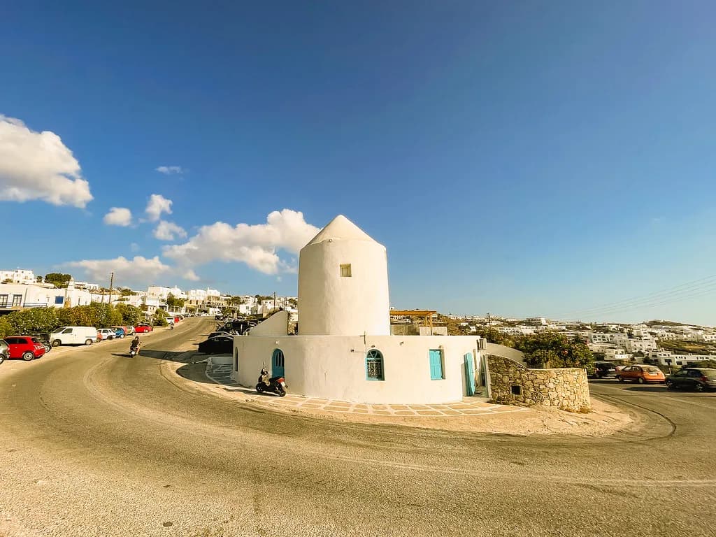 Brunch in Mykonos: Where to Eat Breakfast and Brunch