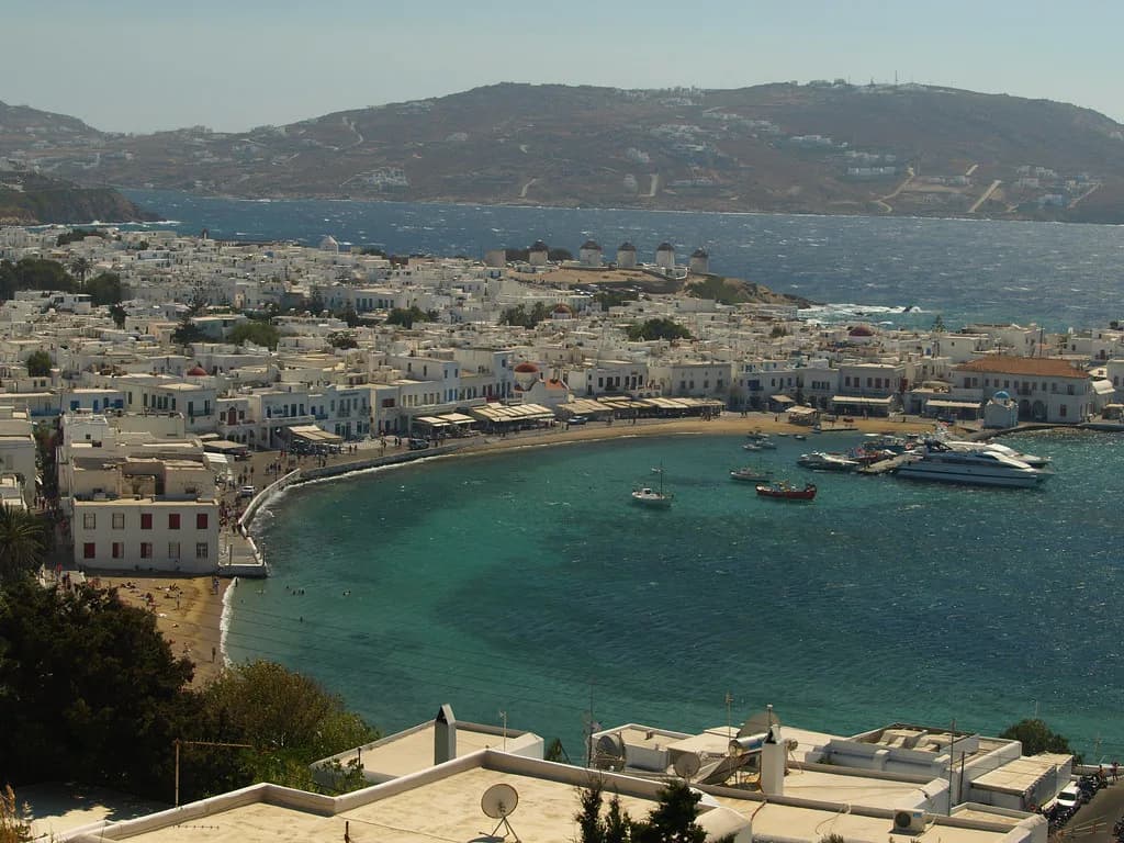 Fine Dining in Mykonos: Where to Book and What to Expect
