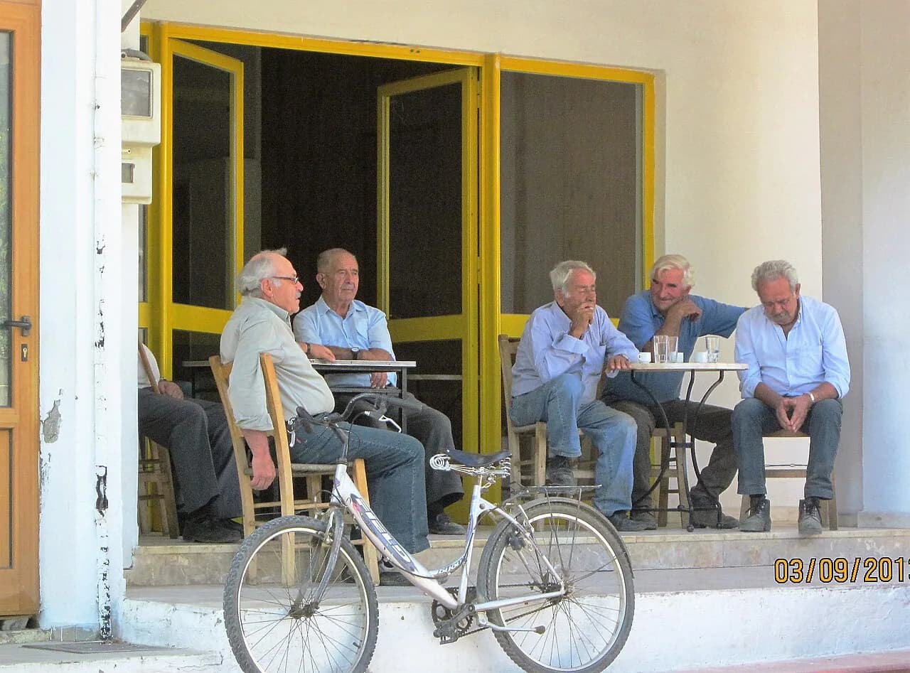 Greek Customs for Visitors: Etiquette, Meals and Traditions