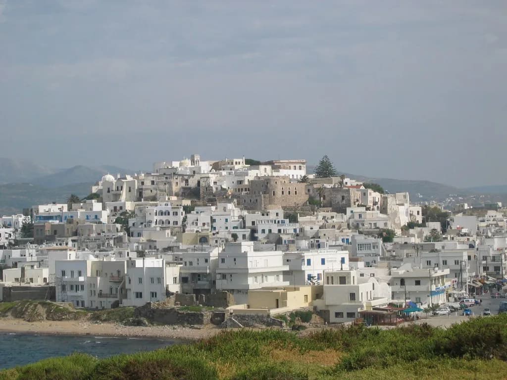 Grotta Naxos Guide: Where to Eat and Stay