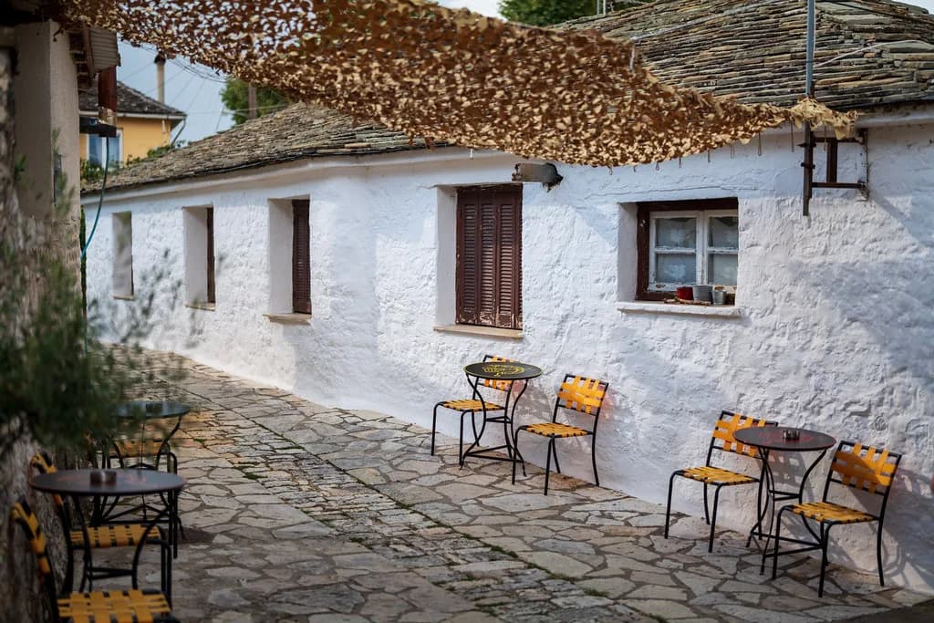 Ioannina Island (Nissi): Ferry, Monasteries and What to See