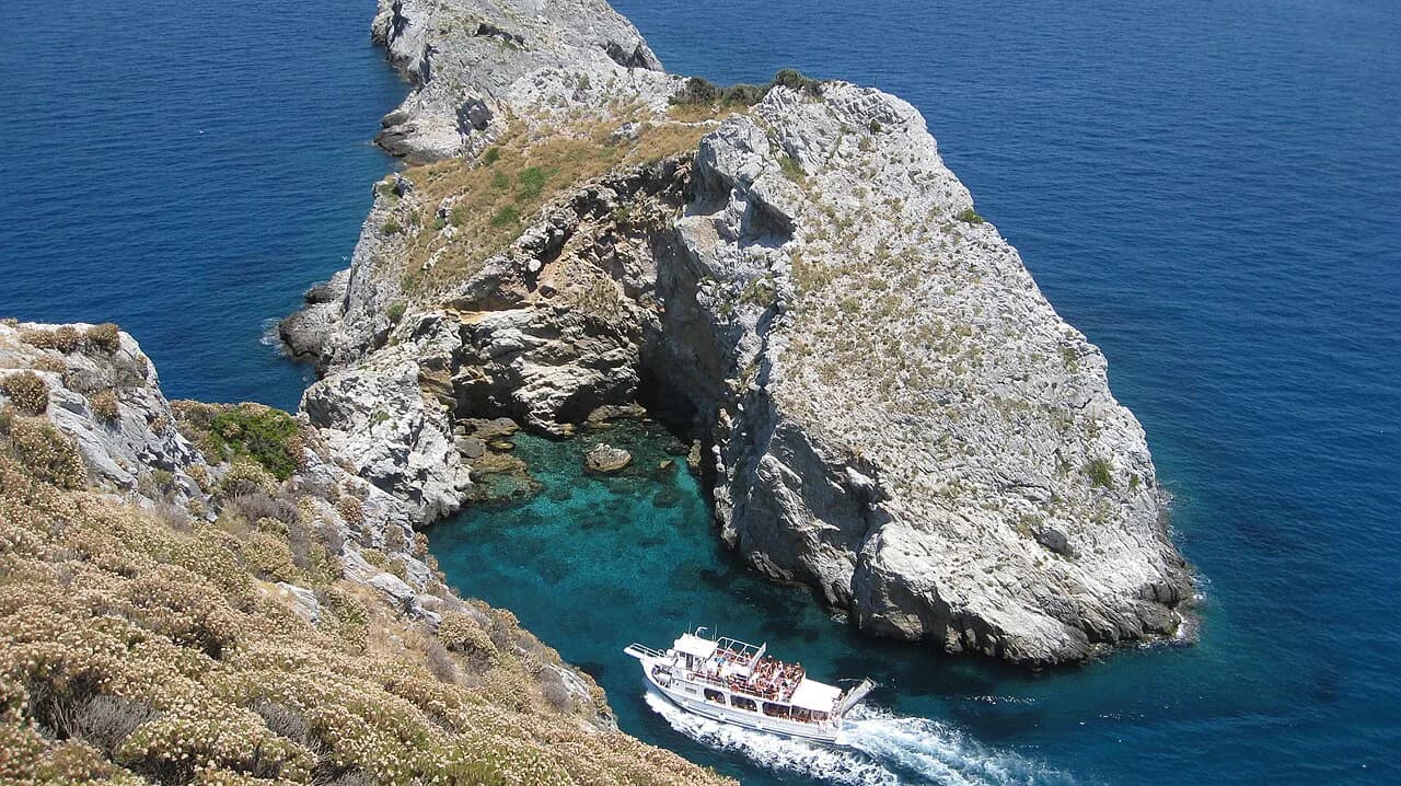 Kastro Skiathos: Visiting the Old Cliff-Top Fortress Town