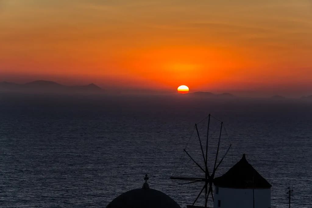 Oia Sunset: Where to Stand, When to Arrive, and What to Expect