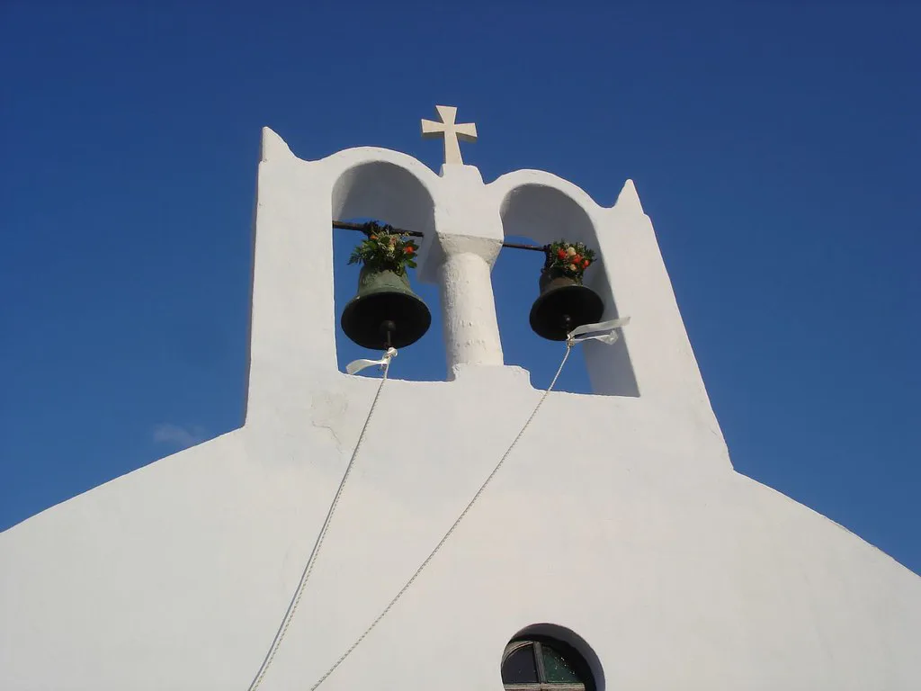 Santorini Elopement Guide: Packages, Ceremony Types & Timing