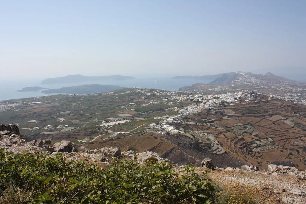 Santorini History for Visitors: Bronze Age Akrotiri to the 1956 Quake