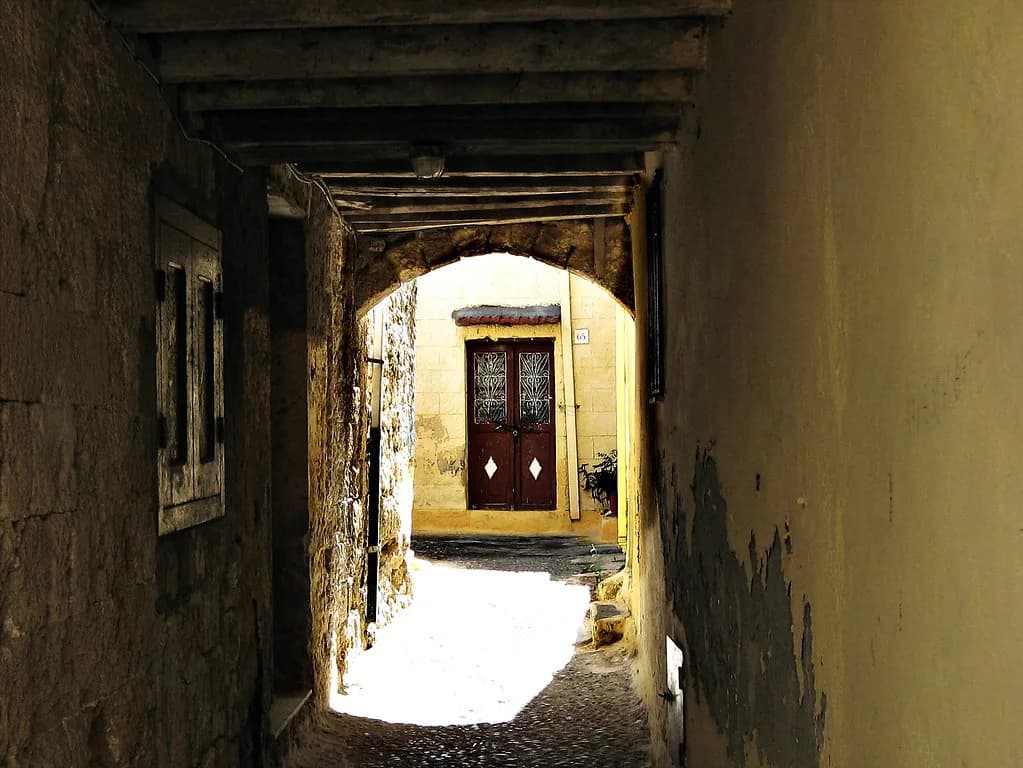 Best Restaurants in Rhodes: Where to Eat by Area