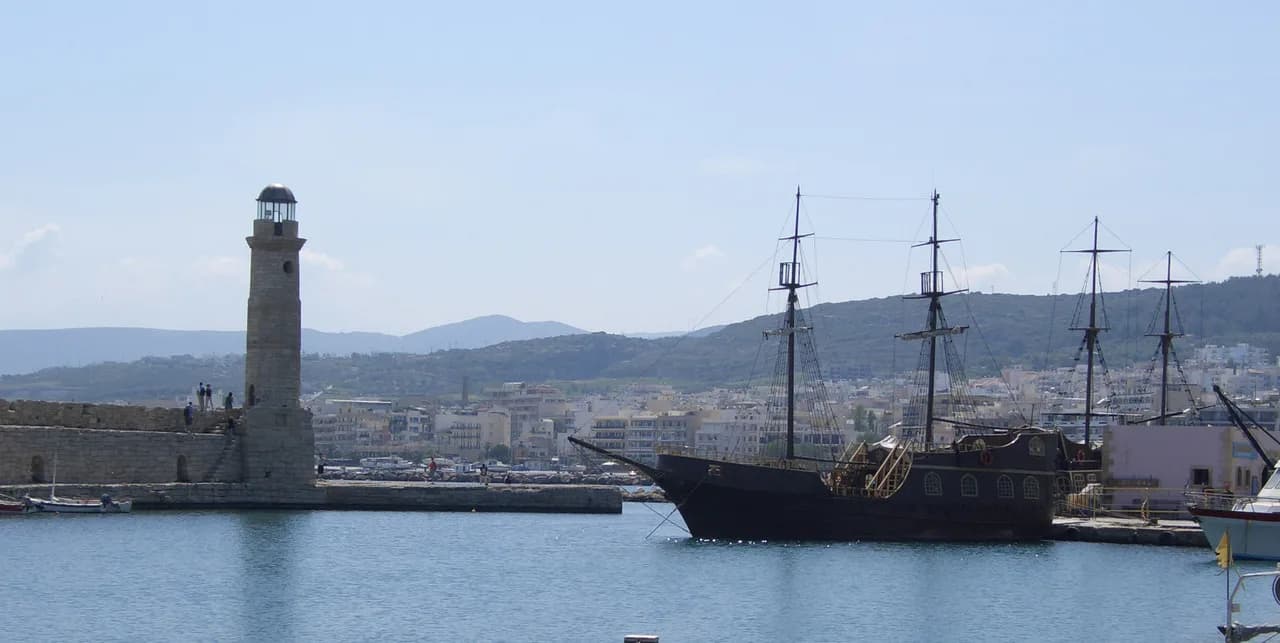 Venetian Harbour Rethymno: Plan Your Old Port Visit