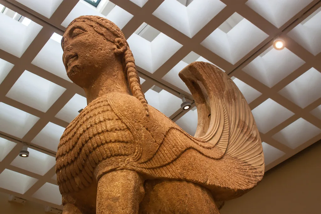 Sphinx of Naxos, Delphi