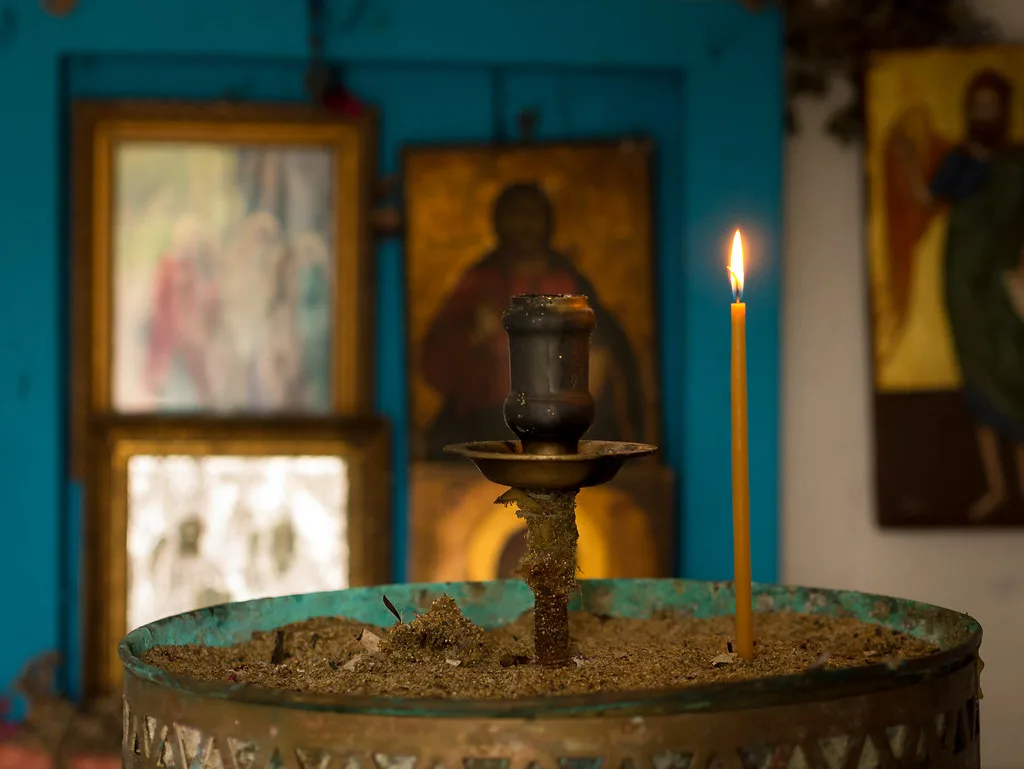 Let us light a candle, Greece
