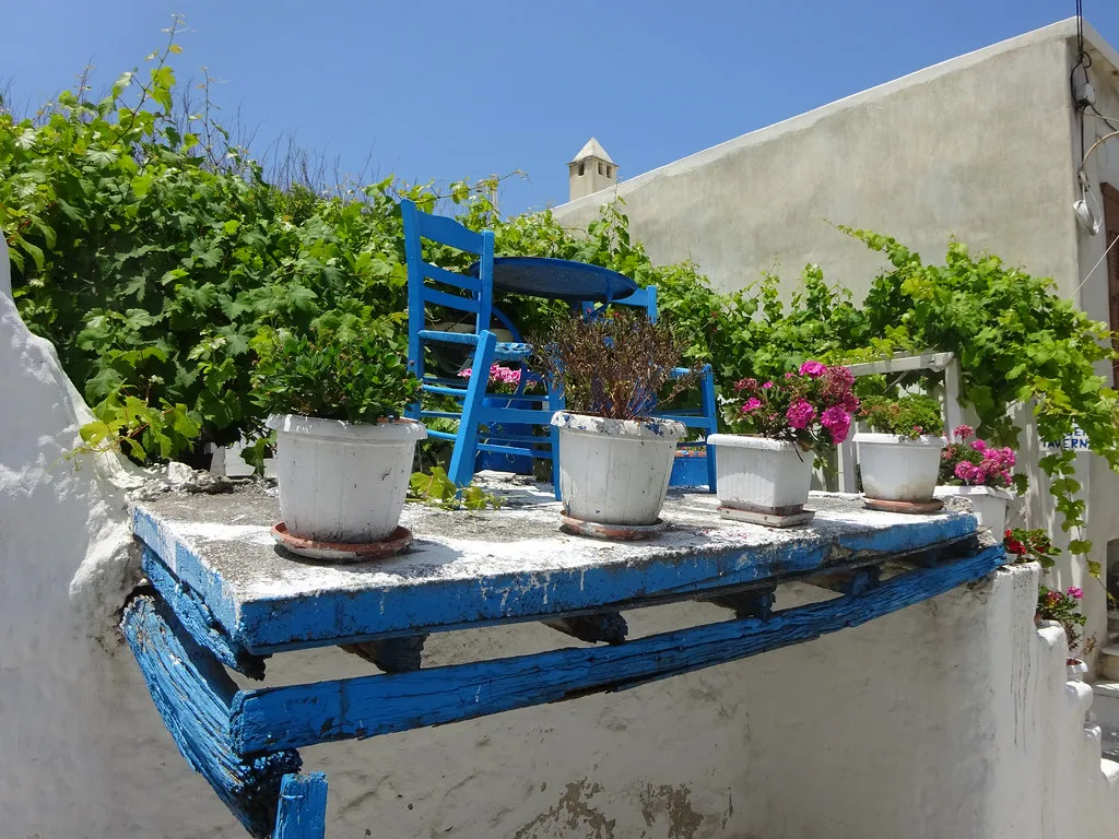 Dodgy balcony in Naxos old town
