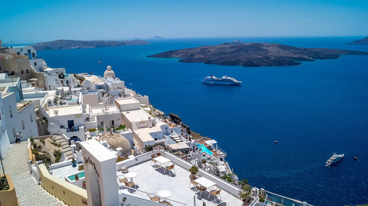 Fira Santorini